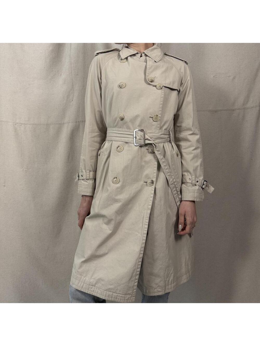 Classic GAP trench coat in a timeless beige tone y2k minimalist feminine trench